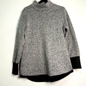 Serra Women's Black/White/Gray Knit Sweater w/ black cuffs & hemline. Sz L